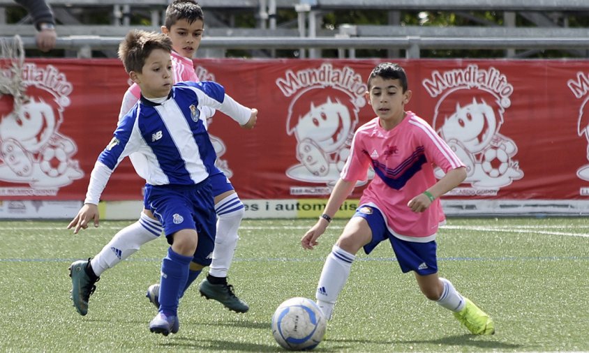 Imatge d'un dels partits del Mundialito de futbol