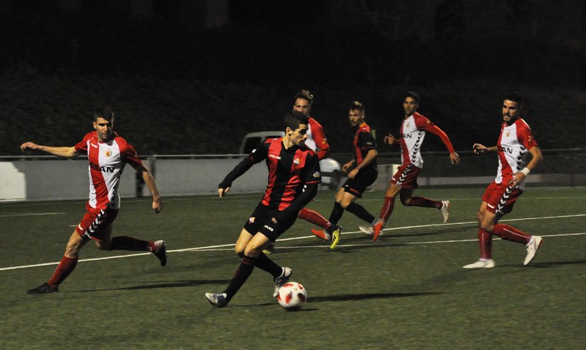 Imatge del partit de la primera volta de la lliga entre el Reus B Cambrils i l'Hospitalet, disputat el passat desembre