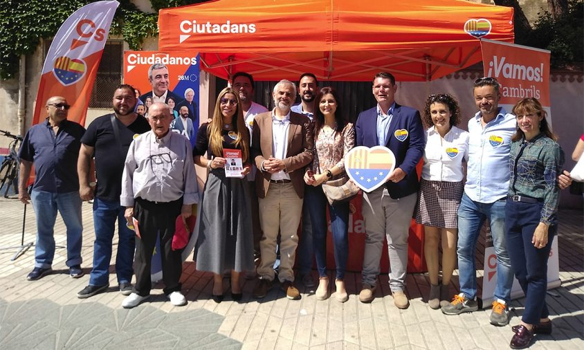 Estand de Ciutadans, ahir al matí, al passeig de La Salle