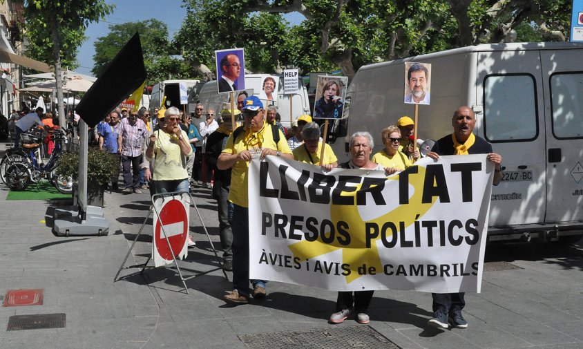 Imatge de la concentració dels Avis i Àvies de Cambrils, ahir al matí