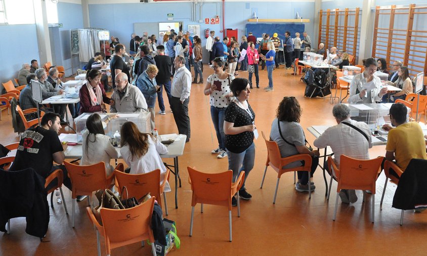 Imatge del col·legi electoral de l'escola Guillem Fortuny, ahir al matí