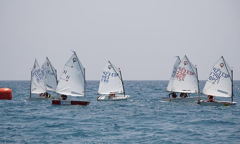 Imatge de la regata disputada en aigües de l'Hospitalet de l'Infant