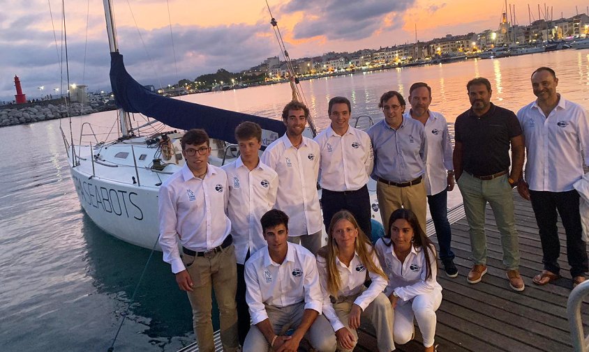 Foto de grup de la presentació de l'equip del CN Cambrils que competirà a la Copa del Rei de Vela