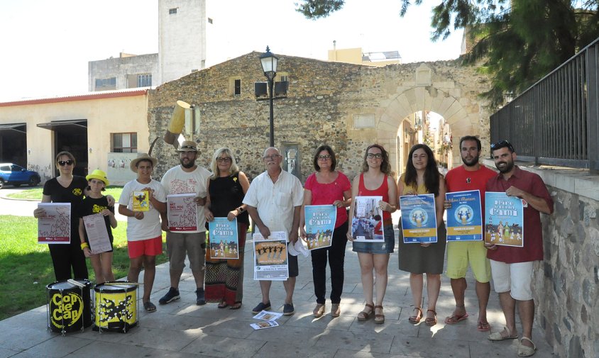 Els representants de l'Ajuntament i de les diferents entitats festivas van presentar els actes de la Festa Major de la Mare de Déu del Camí, ahir a la plaça del Setge