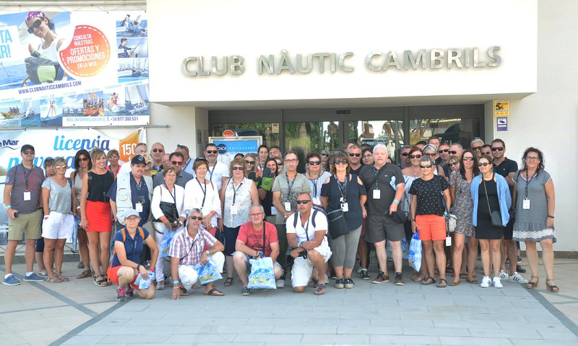 Agents de viatges i periodistes francesos, aquest passat dijous, davant del Club Nàutic Cambrils