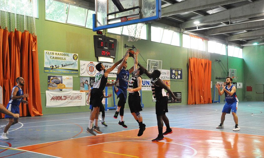 Partit entre el CB Cambrils i el Reus Ploms Salle C, disputat el diumenge al migdia