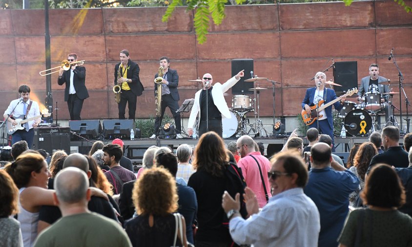 Actuació de The Soul Machine, ahir a la tarda, al parc del Pescador