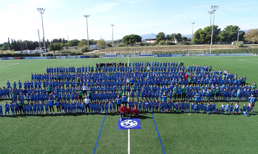 Foto de grup de tots els jugadors del Cambrils Unió per aquesta temporada