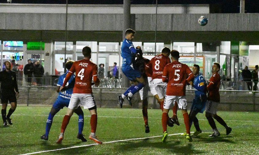 El Cambrils Unió i l'Ulldecona van empatar a zero en el partit disputat aquest passat dissabte a la tarda a l'estadi municipal