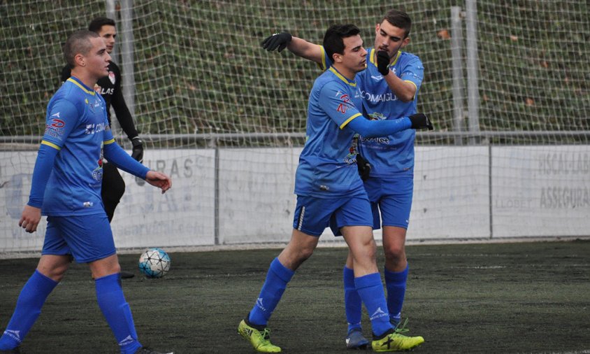 Imatge d'uns jugadors del Cambrils Unió en un partit d'aquesta temporada