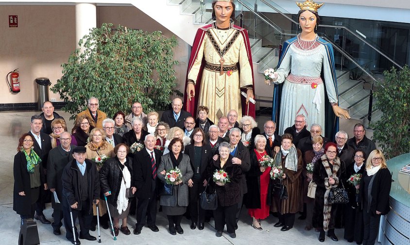 Foto de grup de les parelles homenatjades