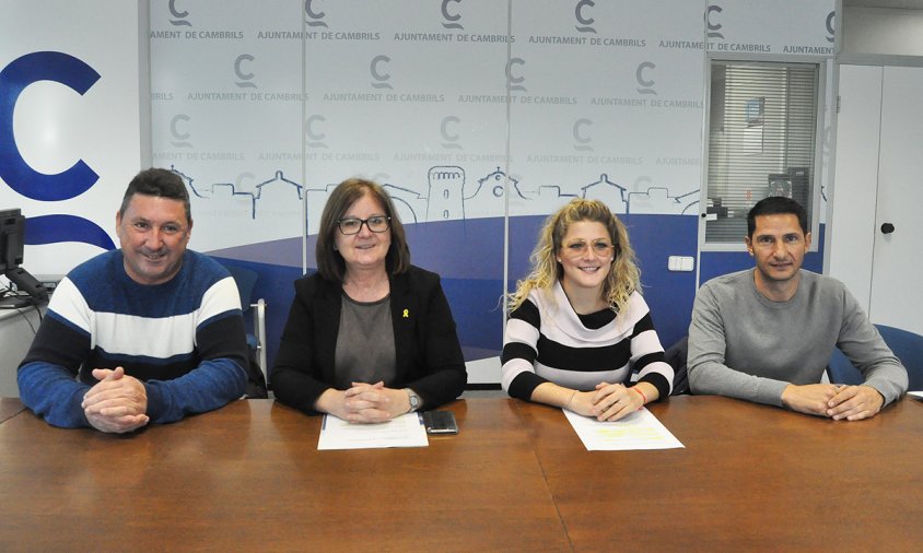 Presentació del Torneig de futbol 7, ahir al matí. D'esquerra a dreta: Francisco Javier Ferre, Camí Mendoza, Natàlia Pleguezuelos i David Sánchez