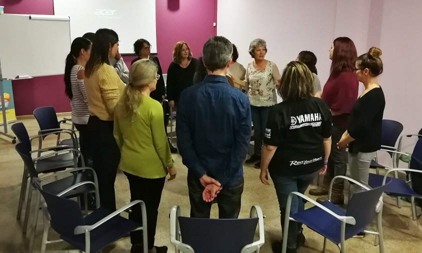 Imatge del taller que es va impartir, ahir a la tarda, al centre cívic Les Basses