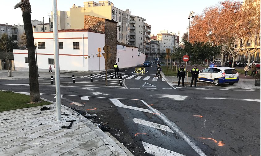 L'accident s'ha produït a la rotonda del nou pont de l'antiga N-340