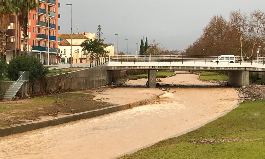 La riera d'Alforja baixant, aquest matí