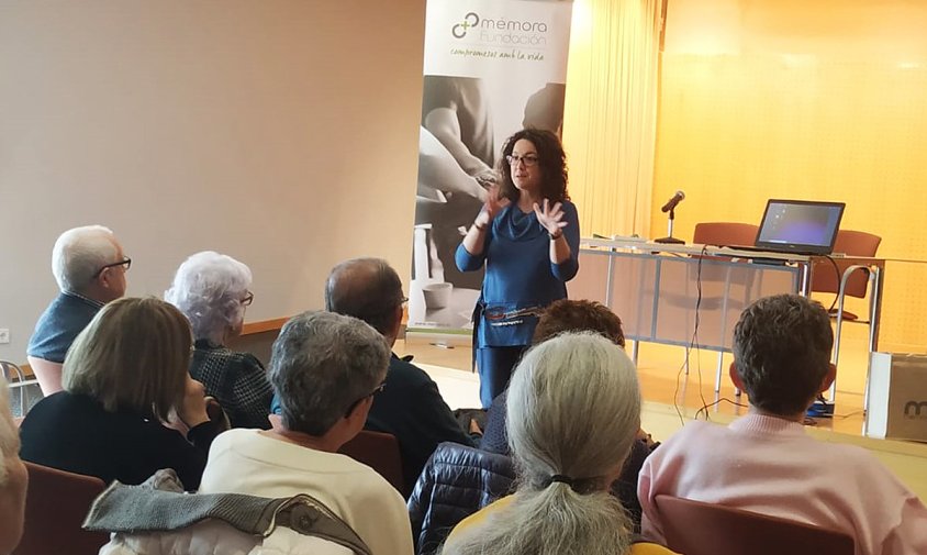 Un moment de la sessió del taller de musicoteràpia celebrada aquest passat dimecres