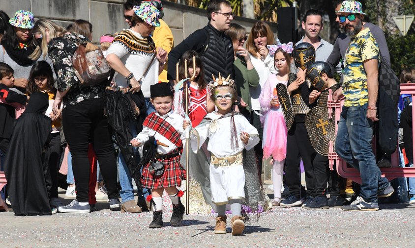 Dos dels participants al Carnaval Infantil, ahir, al parc del Pescador