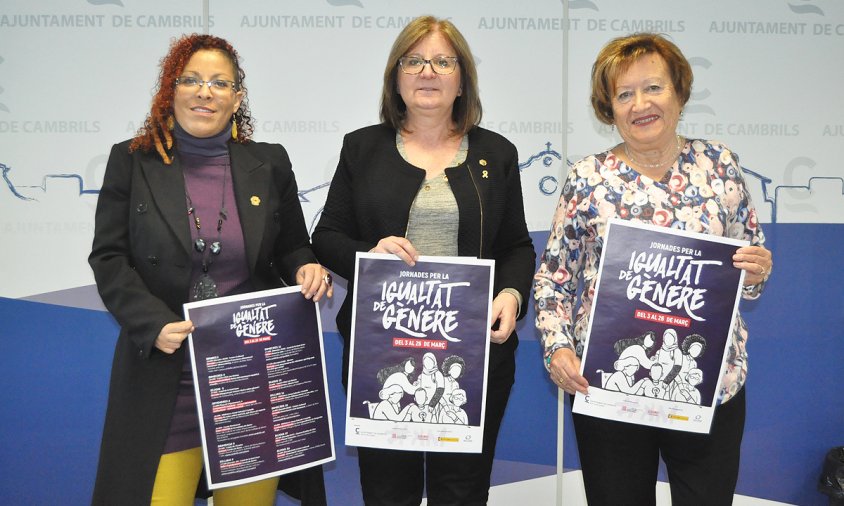 Roda de premsa de presentació de les Jornades per la Igualtat de Gènere. D'esquerra a dreta: Hèléne Arcelin, Camí Mendoza i Anna Morera