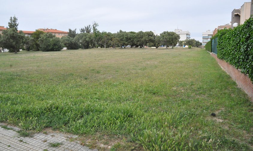 Imatge del solar ubicat al carrer de l'Anoia