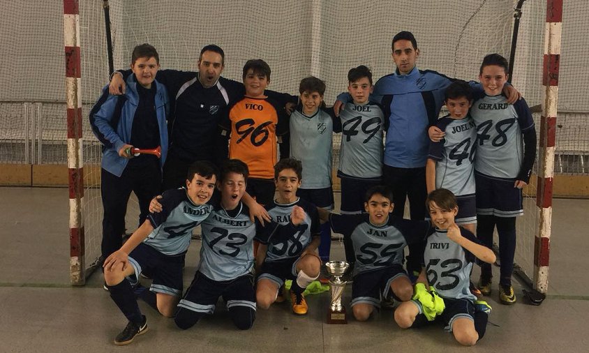 Foto de l'equip aleví del CFS Mediterrani, campió de la Copa Tarragona