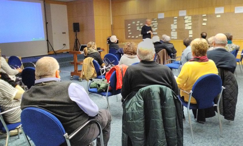 Imatge d'una de les sessions participatives realitzades amb els veïns