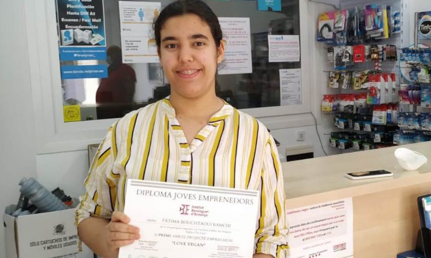 L'alumna Fàtima Bouchtaoui ha estat la guanyadora del primer premi