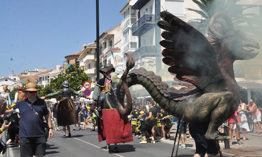 Imatge del seguici festiu de Sant Pere de l'any passat, una imatge que enguany no es podrà veure