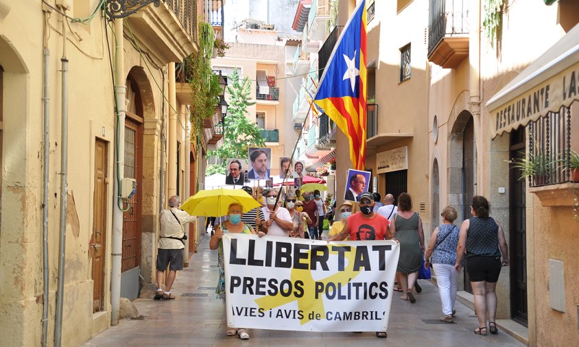 Els Avis i Àvies, ahir, al seu pas pel carrer de Gimbernat