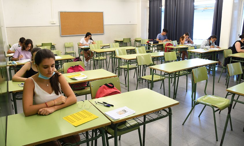 Una de les aules de l'institut Cambrils, aquest matí, a l'inici de les Pau