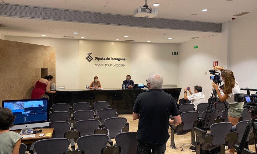 Imatge de la presidenta de la Diputació de Tarragona, Noemí Llauradó, en la presentació de la línia d'ajuts per al sector cultural de la demarcació de Tarragona