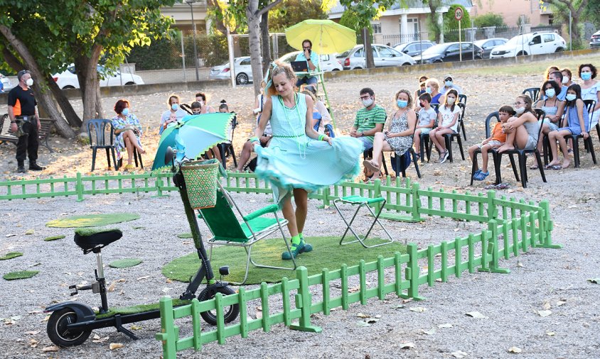 Les vacances de Madame Roulotte ha estat el primer espectacle que s’ha fet a Cambrils amb públic assegut, d’ençà de l’inici de la pandèmia del corononavirus