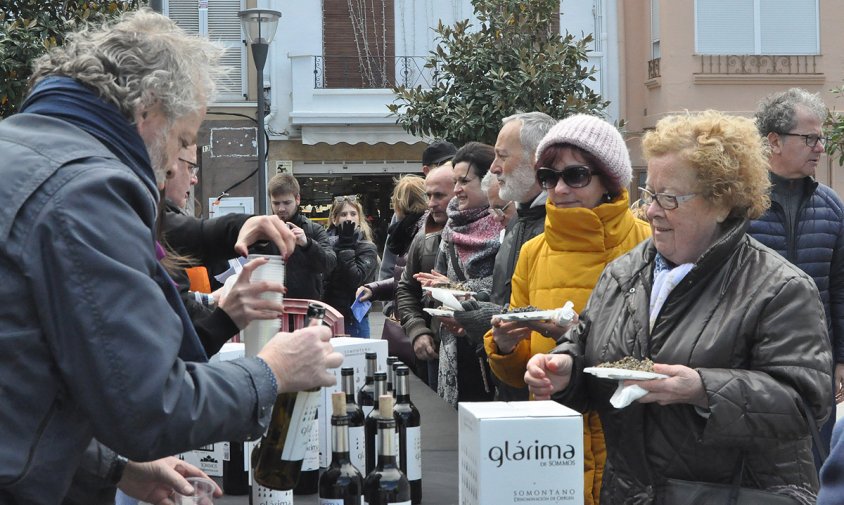 El tast de paelles encarxofades es va fer ahir al matí, a la plaça del Pòsit