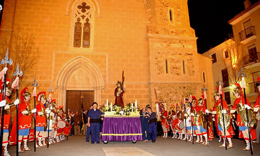 Moment de l'arribada de la imatge de Jesús Natzarè a la plaça de l'església de Santa Maria