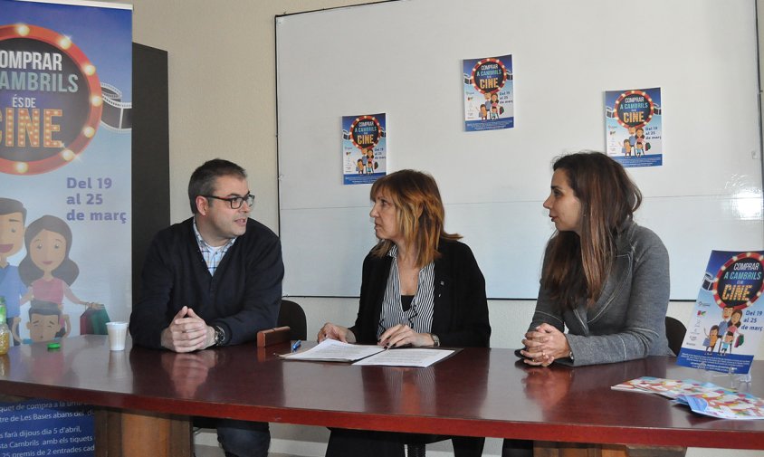 Visita de la directora dels serveis territorials d’Empresa i Coneixement a Tarragona –Carme Mansilla– a Cambrils, acompanyada del president de la UB, Enrique Arce, i la regidora de Promoció Econòmica, Ana López