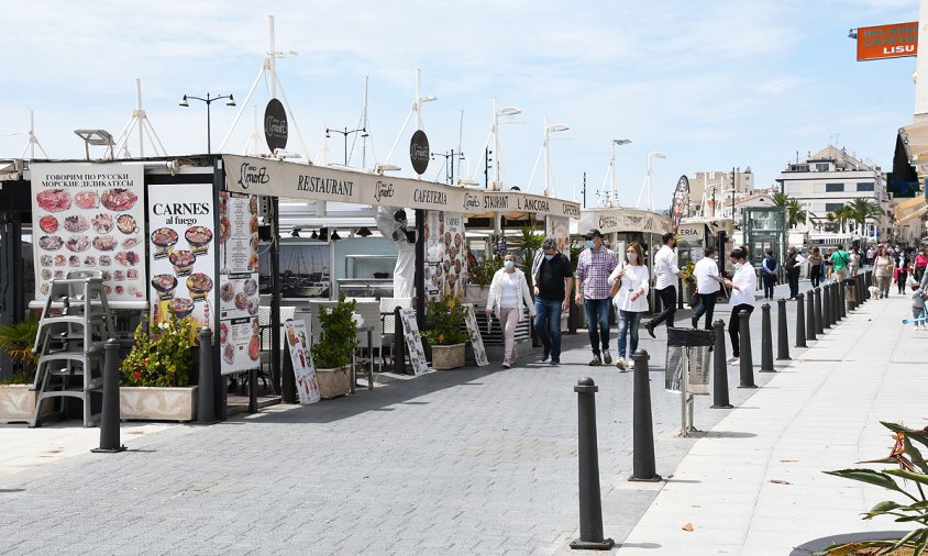 Terrasses a la façana del Port