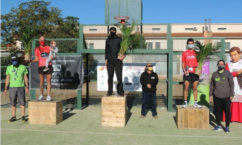 Sergio Anido, a l'esquerra de la imatge, en la segona posició del podi