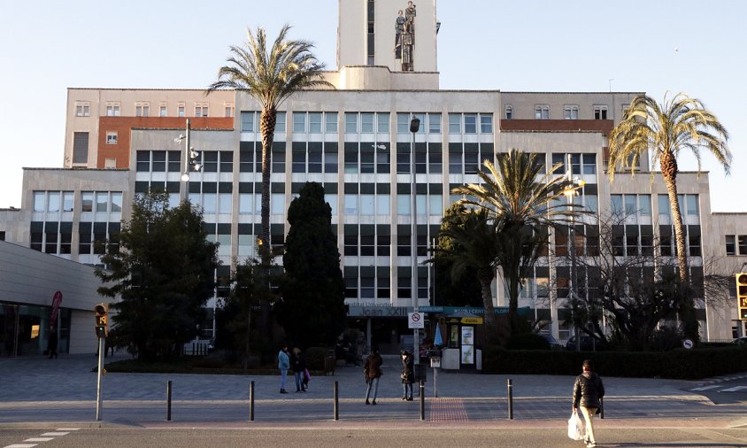 Façana principal de l'hospital Joan XXIII