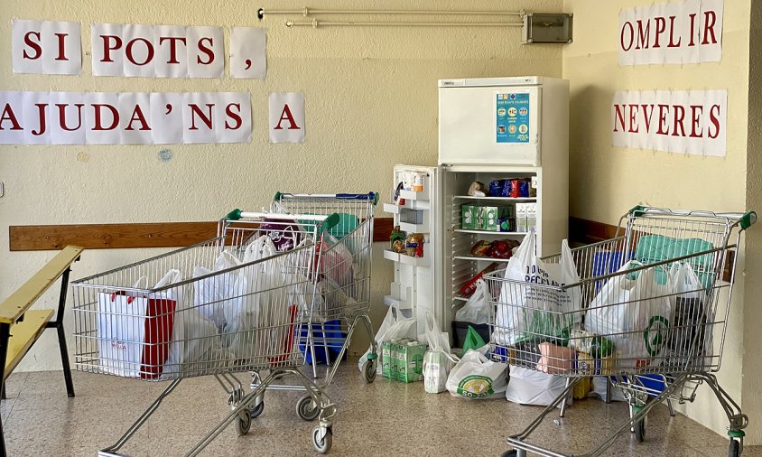 Imatge d'una part de la recollida d'aliments que ha dut a terme el centre