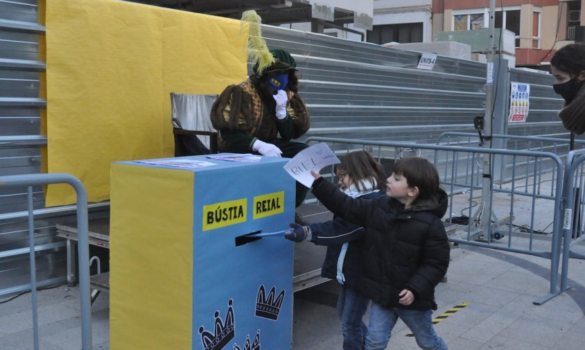 Recollida dels heralds reials, ahir a la tarda, a la plaça del Pòsit