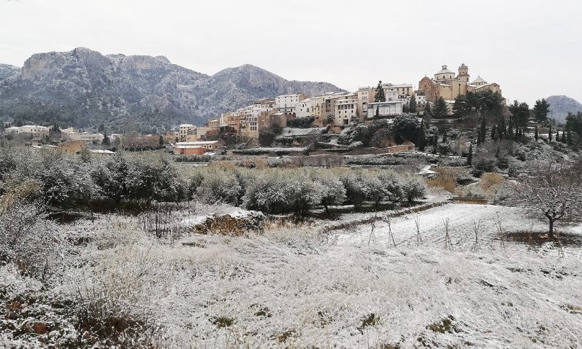 Aspecte de Tivissa, aquest matí, tot nevat