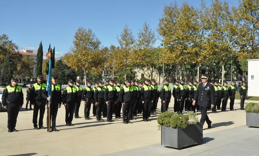 Imatge d'arxiu de la desfilada de la Policia Local amb motiu de la diada de Sant Miquel, el novembre de 2019