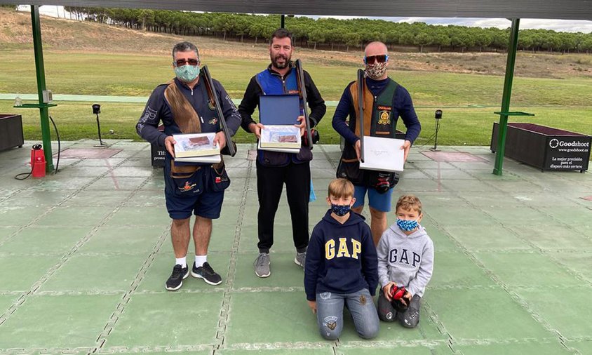 L'equip campió de la Gran Copa Catalunya; Toni Ferré, Sergi Miró i Antoni Ruiz Nat