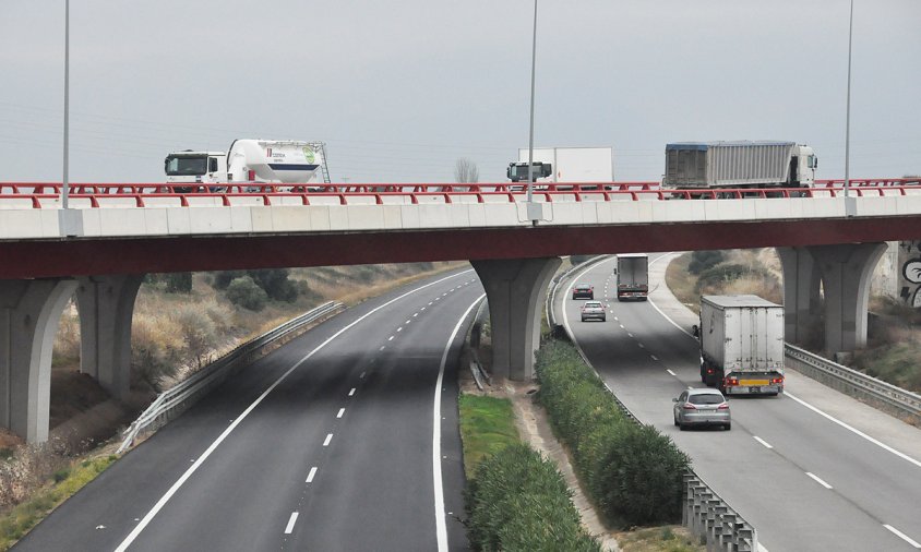 Tram de l'encreuament de l'autopista Ap-7 amb l'autovia A-7 als termes municipals de Cambrils i Vinyols i els Arcs