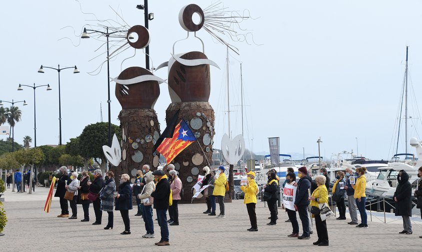 Concentració dels Avis i Àvies, ahir al port