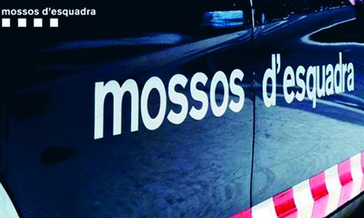 Agents dels Mossos d’Esquadra de la comissaria de l’Eixample de Barcelona van detenir aquestes dues persones