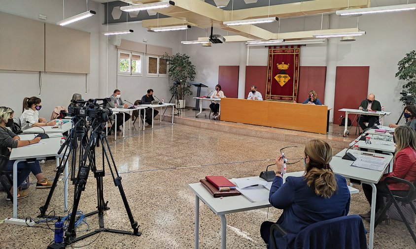 Un moment de la sessió plenària de l'Ajuntament de Vandellòs i l'Hospitalet de l'Infant celebrada el passat 31 de març