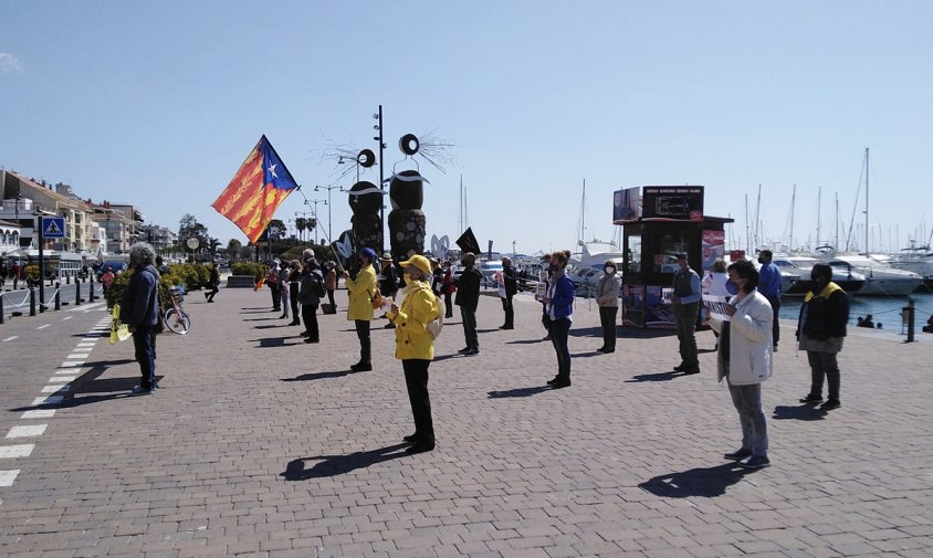 Concentració dels Avis i Àvies, ahir al port