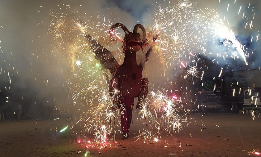 Actuació de la Farnaca al correfoc de la Setmana Medieval de Montblanc