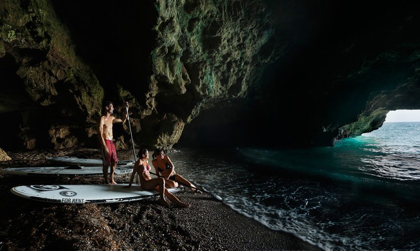 Interior de la Cova del Llop Marí