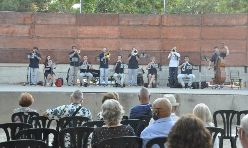 Un moment del concert de sardanes a càrrec de la Cobla Reus Jove